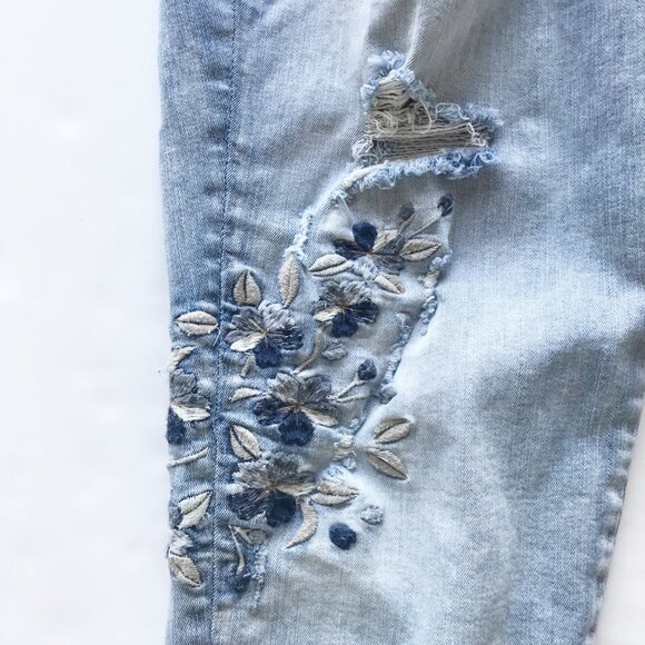 SILVER Izzy Ankle Skinny Embroidered Distressed Jeans Womens 18 - Picture 6 of 12